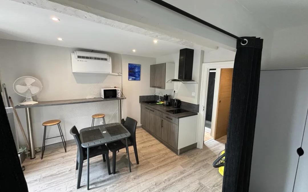 Pièce à vivre de notre appartement 1 à Port La Nouvelle dans l'Aude en Occitanie