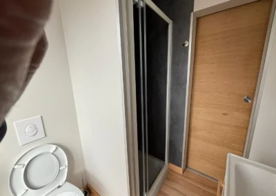 Salle d'eau de notre appartement N°1, situé à Port La Nouvelle, près du port. En Languedoc-Roussillon