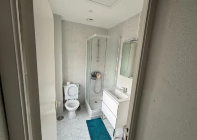 Salle d'eau de l'appartement N°3 situé à Port La Nouvelle en Occitanie