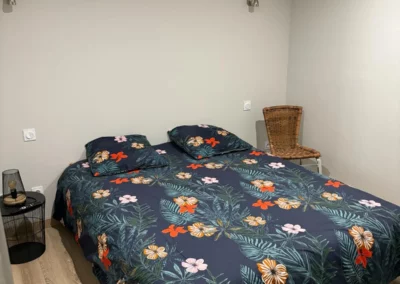 Chambre avec lit en 160 dans notre appartement N°2 de Port La Nouvelle dans l'Aude