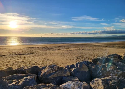 Profitez de la plage lors de votre séjour dans nos appartements ou mobil-homes de Port La Nouvelle