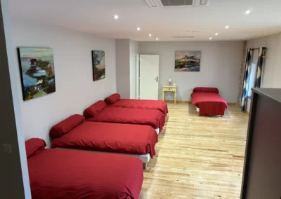 Vous cherchez un dortoir à Castres ? Le Gîte du Clot vous propose ses 5 couchages en 90.