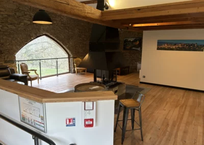 Pour vos vacances ou tout autre évènement, profitez du Gîte du Clot, avec sa grande pièce à vivre et sa cheminée centrale. Visitez Castres et ses environs.