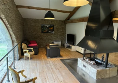 Pour vos vacances ou tout autre évènement, profitez du Gîte du Clot, avec sa grande pièce à vivre et sa cheminée centrale. Visitez Castres et ses environs.