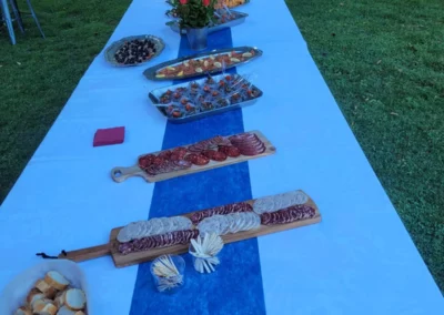 Prenez l'apéritif dans le Parc de 3 hectares, au Gîte du Clot à Castres